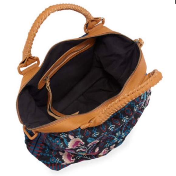 🍃💕NWT Johnny Was Delphine Overnight Tote Bag - Picture 3 of 8